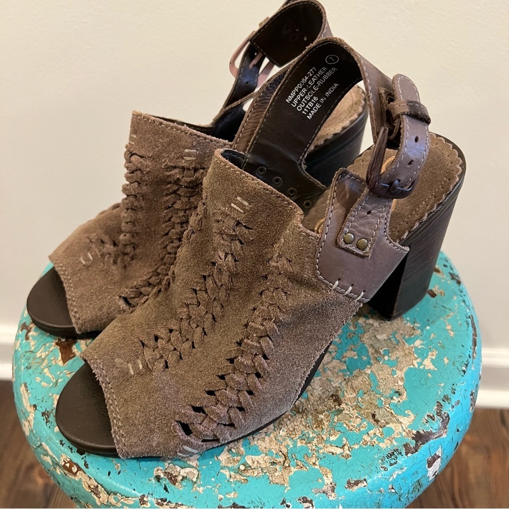 Brown Genuine Suede Leather Sling Back Heels Size 7 Naughty Monkey